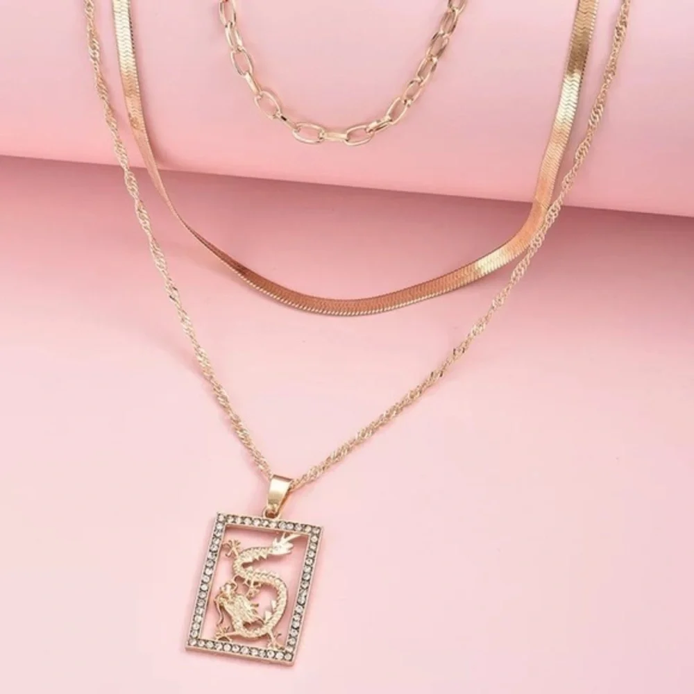 3/$30💛 Multi Layered Dragon Charm Necklace